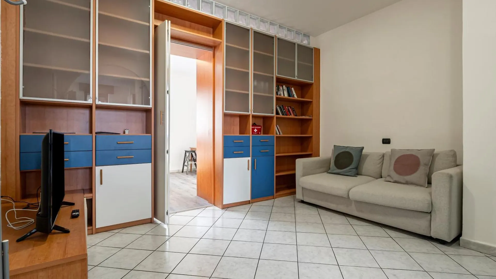 Milano Rogoredo Balcony Apartment 0*, Milan Italy